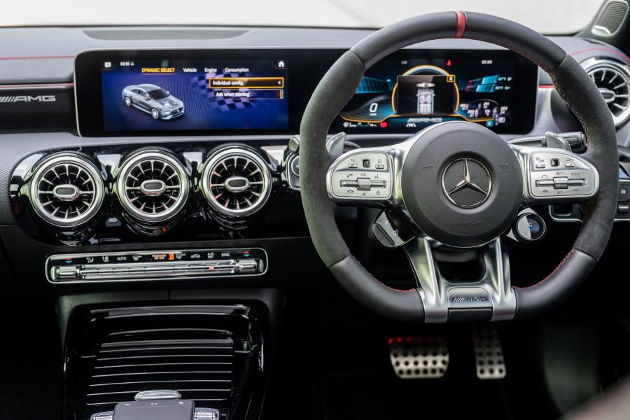 Торпедо Mercedes-AMG CLA45 S 4Matic+ (C118) 2020 года  (MY) (фото 8 из 38)